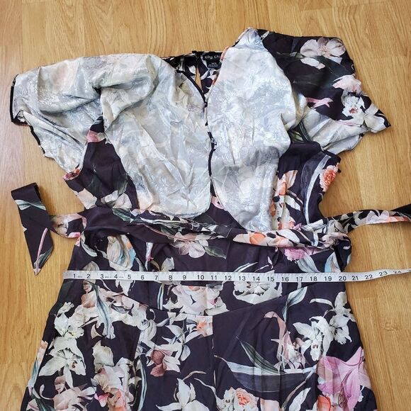 🔆 CITY CHIC 🔆 Floral Satin Cropped Jumpsuit - [size 18 in Black] - Picture 9 of 14